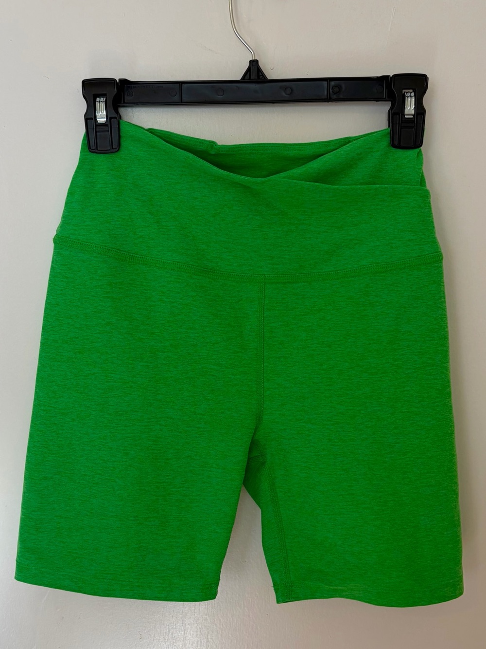 Beyond Yoga Spacedye At Your Leisure Bike Shorts Crossover Waist Green sz Medium